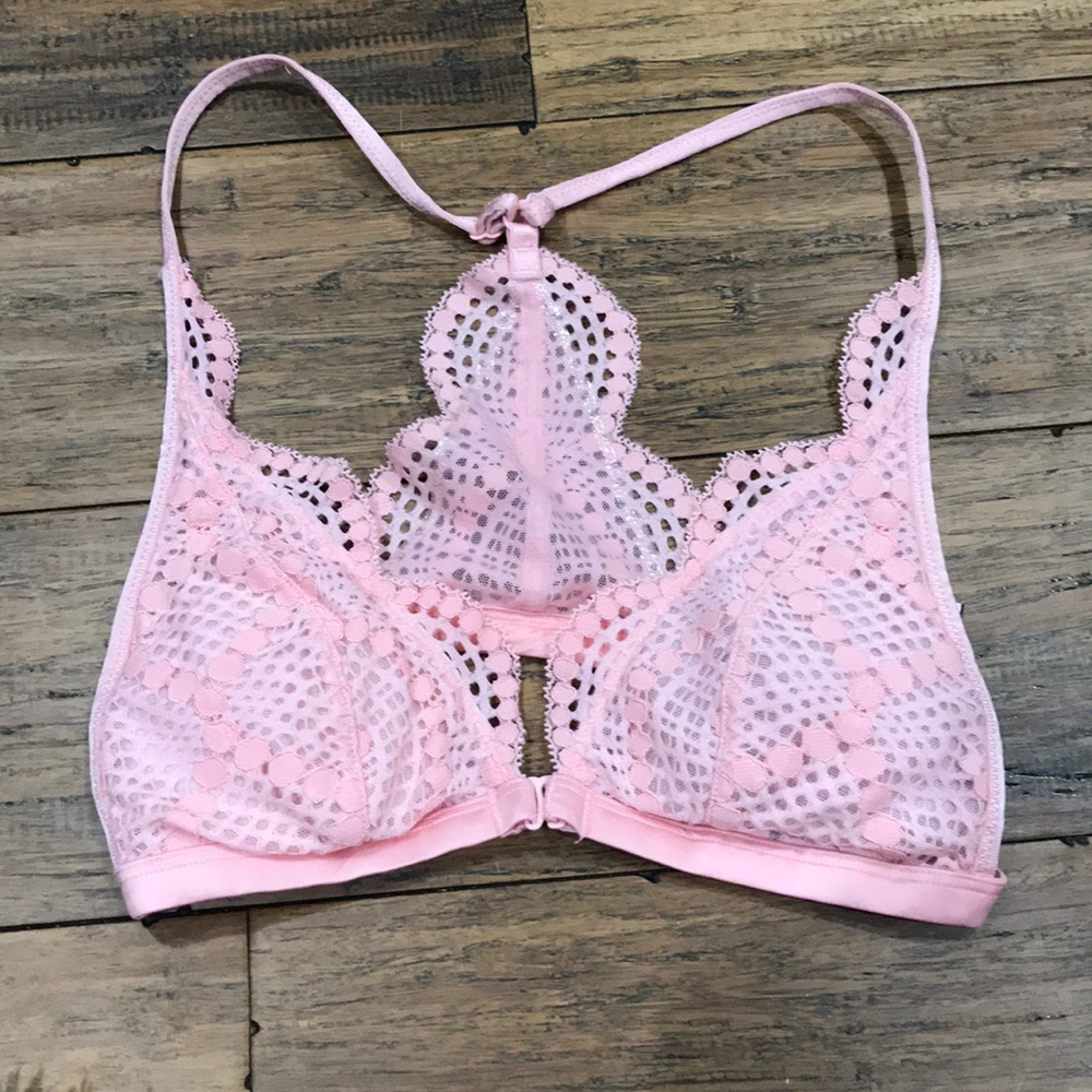 Shipping today buy now! Victoria secret bra